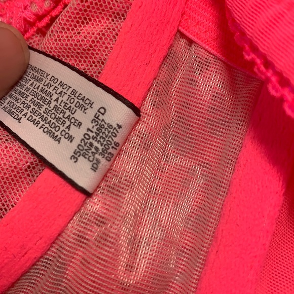 EUC Victoria’s Secret neon pink lace front closure T back bra 32DD worn once - Picture 7 of 7
